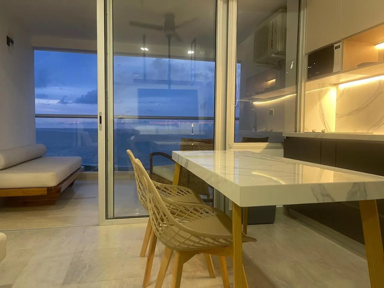Cartagena Beach Apartasuites Colombia