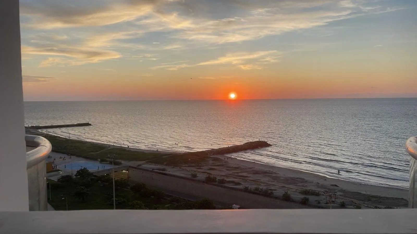 Cartagena Beach Apartasuites