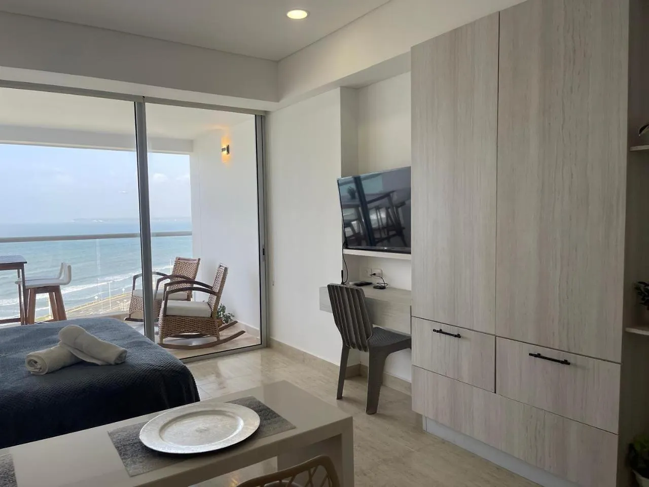 Cartagena Beach Apartasuites 0*,