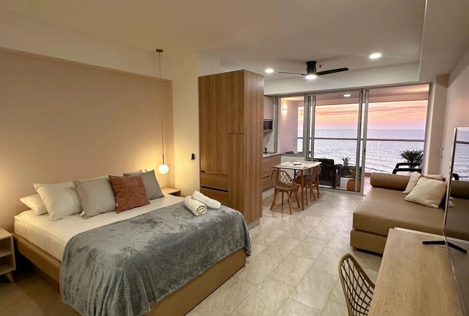 Cartagena Beach Apartasuites Colombia
